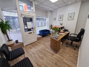 1 Crompton Street- click for photo gallery
